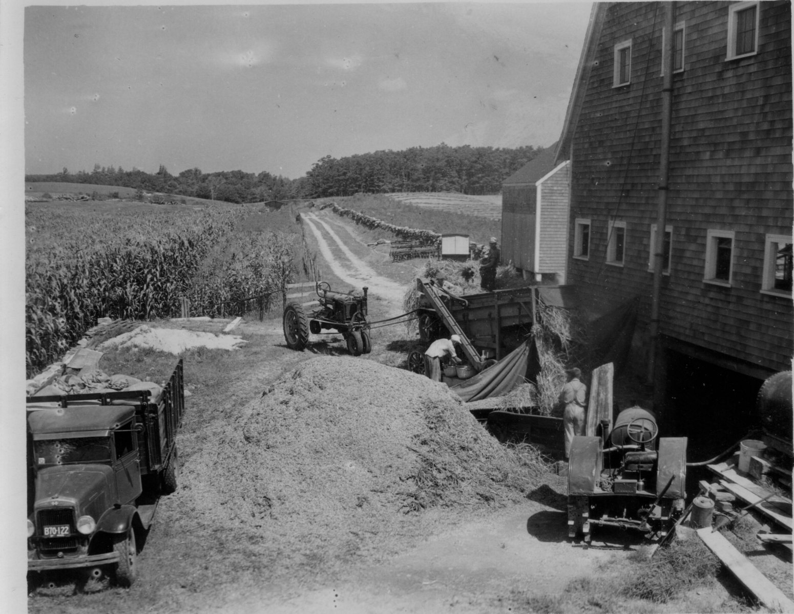 Threshing-oats-1932