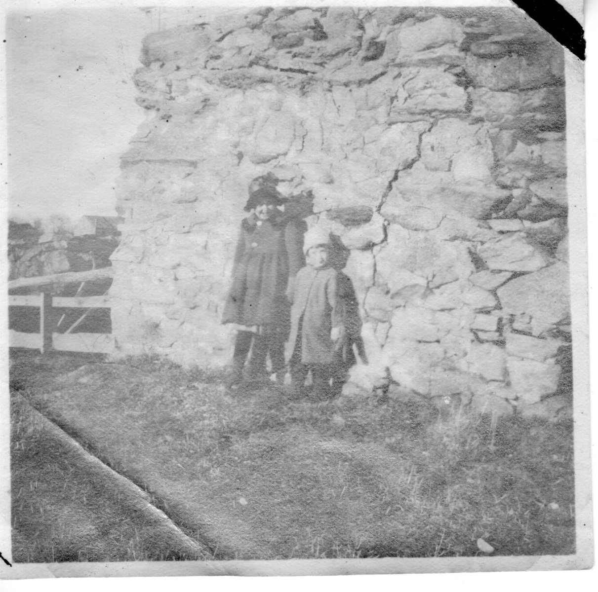 3-23-1921-Old-bldg-back-of-Meader-Barn