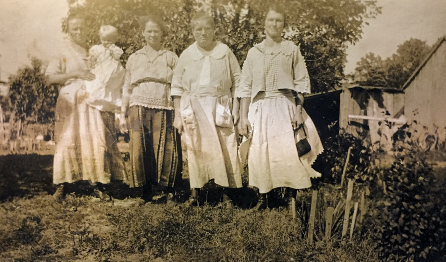 Victoria Ziemba (Possibly holding son Louis) Osga, Agnes Lekom, Chelluck